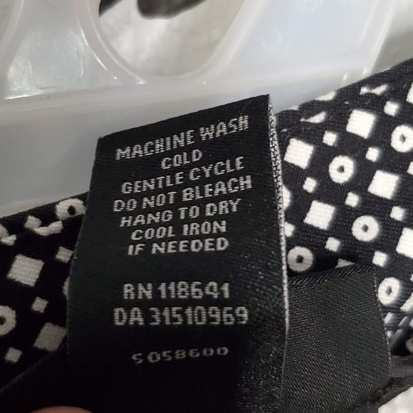 Lane Bryant Signature Fit Slim Stretch Cropped Pant, 28 - Picture 6 of 6